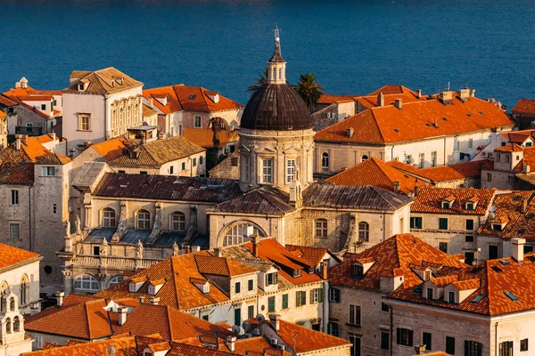 Catedral de la Asunción en la parte antigua de Dubrovnik, Croacia — Foto de Stock