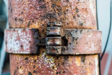 eski rustik çelik sütun civatalar
