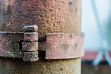 eski rustik çelik sütun civatalar