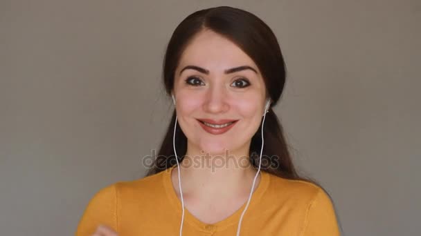 SKINNY CHICK GETS FUCKED Girls sucking girls dicks
