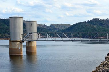 Lachlan Nehri Vadisi, çevre Cowra, Orta Batı bölgesinde, New South Wales, Avustralya Lachlan ve Abercrombie nehirlerin kavşağında Wyangala Barajı, Lake Wyangala rezervuar