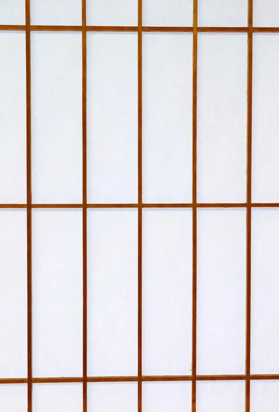 Shoji portre. Kağıt paneli ile Japon sürgülü kapı.