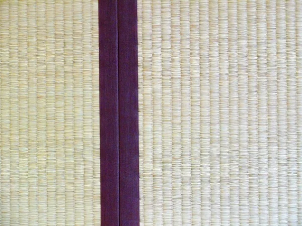 Татами-коврик с фиолетовой кромкой (heri) ). — стоковое фото