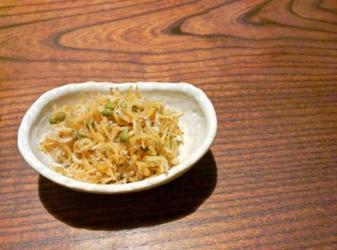 Cririmen Jako, genç sardalye ile Japon yemekleri