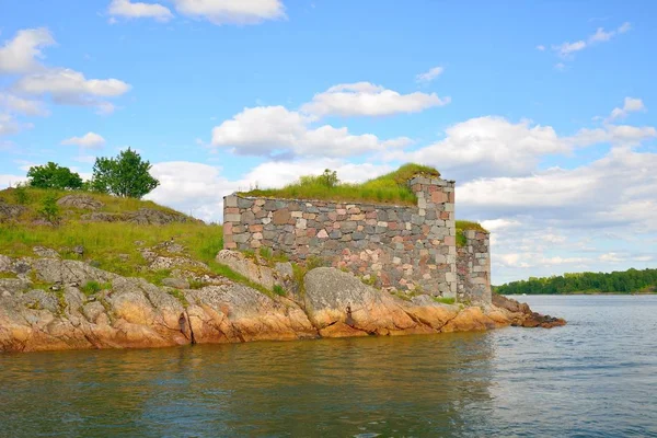 Bir tekne görünümünden Suomenlinna kale Harabeleri