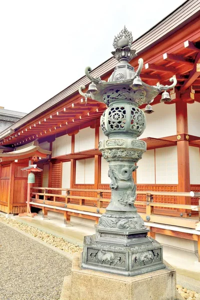 東寺、京都の装飾用の金属ランタン — ストック写真