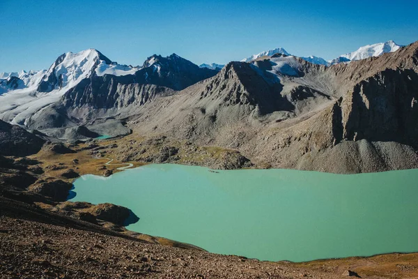 Mountain Lake Panorama Lovely Scenery Landscape Blue Sky Snow Peaks — Stock Photo, Image