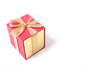 Beyaz arkaplanlı hediye kutuları