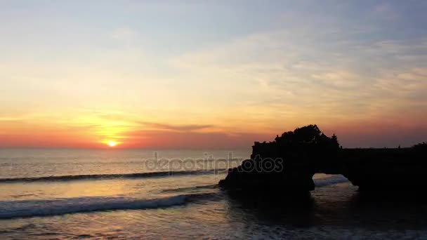 Timelapse Bali Indonesia Tanah Lot Temple Sunset 4K — Stock Video