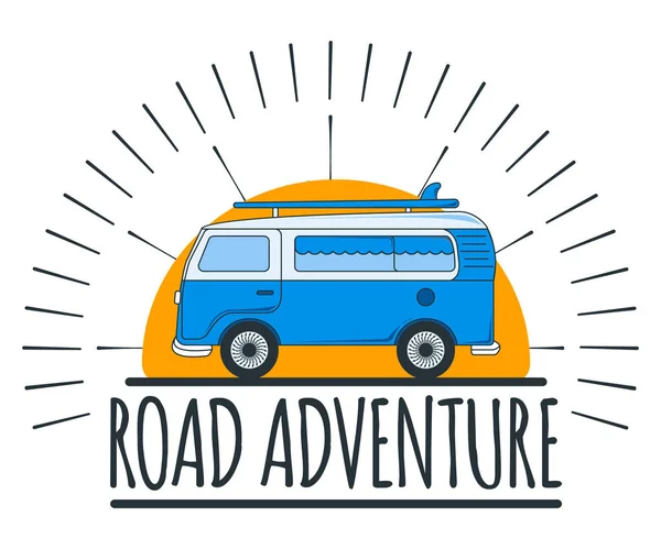 Wegavontuur. Familie Road Travel and Trip. Label, Badge en Banner. Onderwerp Travel Automobile voor Web, Print, T-Shirt. Logo, icoon en achtergrond voor affiche, cadeaubon. Cartoon Vector Illustratie — Stockvector