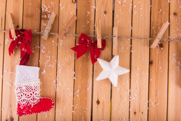 Yeni yıl arka plan üzerinde ahşap bir masa