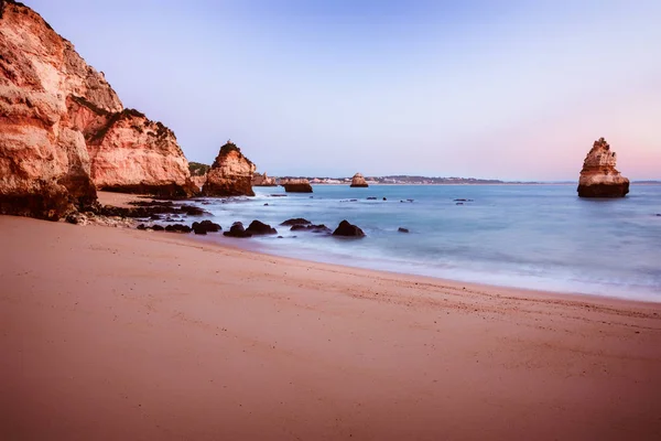 Superbes plages de Lagos, Algarve, Portugal au lever du soleil — Photo