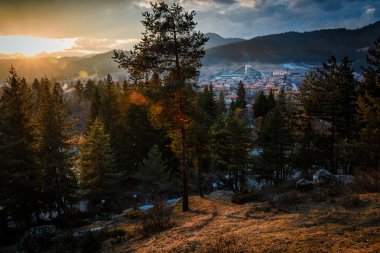 Velingrad Bulgaristan'daki çarpıcı günbatımı