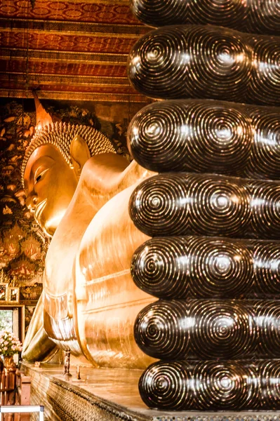 Лежащий Будда в каком Пхо Бангкоке Таиланд — стоковое фото