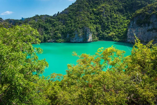 Hermoso lago Esmeralda en Tailandia con agua verde — Foto de Stock