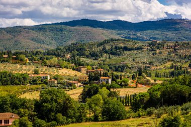 Güzel manzaralı Arezzo kasaba ve banliyölerde Doğu Toskana, İtalya