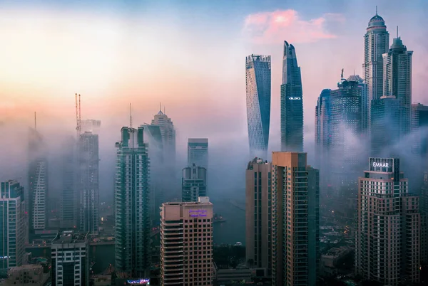 Дубай Marina Skyline Закате Туманный День — стоковое фото