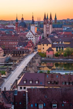 Wurzburg, Bavyera, Almanya - Romantic Road parçası Old Town şehir manzaralı çarpıcı yaz hava panorama cityscape.