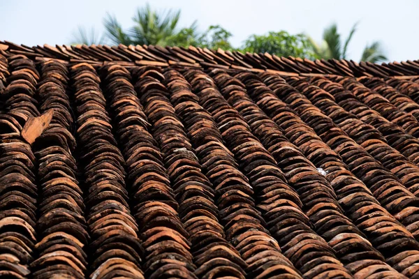 Alte Braune Ziegel Auf Dem Dach Des Hauses Altes Hausdach — Stockfoto