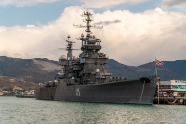 Efsanevi hafif topçu kruvazörü Mikhail Kutuzov, şimdi Novorossiysk iskelesinde bir müze..