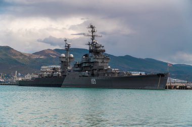 Efsanevi hafif topçu kruvazörü Mikhail Kutuzov, şimdi Novorossiysk iskelesinde bir müze..