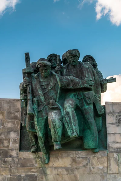ノヴォロシスク市のマラヤ・ゼムリャの防衛者への記念碑. — ストック写真