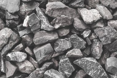 Doğadaki renkli taşların yolu.