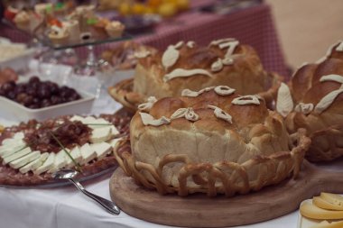 Süslü İsveç tablosu, alan derinliğine dikkat edin