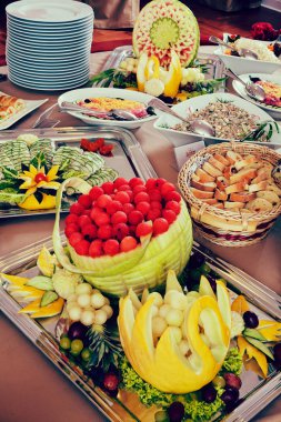 Süslü İsveç tablosu, alan derinliğine dikkat edin