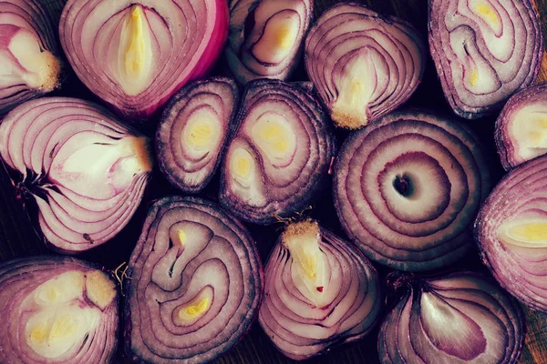 Pieces Red Onion Wooden Board Note Shallow Depth Field — Stockfoto