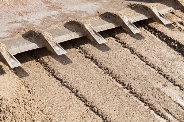Sand Bau Mit Spuren Von Schaufeln Für Die Verladung Auf — Stockfoto