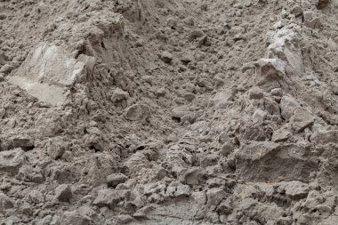 İnşaat kumu, alanın derinliğine dikkat edin.