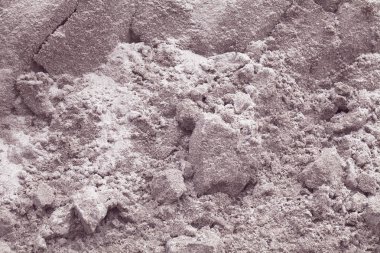 İnşaat kumu, alanın derinliğine dikkat edin.