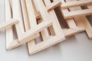 Tablolar için ahşap çerçeveler, yüzeysel alan derinliğine dikkat edin.