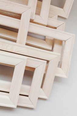 Tablolar için ahşap çerçeveler, yüzeysel alan derinliğine dikkat edin.