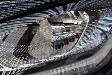 Aracın soyut farları, alan derinliğine dikkat edin