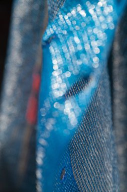 Işığın altında soyut eski mavi ağ, alanın sığ derinliğine dikkat edin