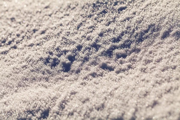 在雪下停车 注意田野的浅水深 — 图库照片