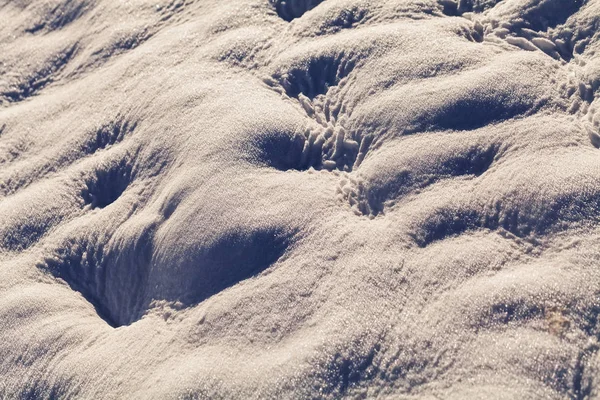 在雪下停车 注意田野的浅水深 — 图库照片