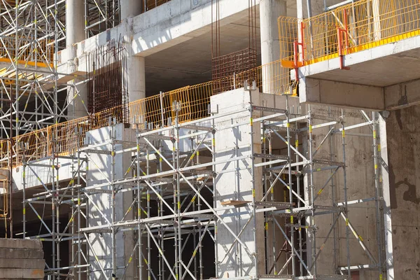 Şantiye Binası çevresinde