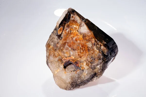 Mineral Quarc Sobre Fondo Blanco —  Fotos de Stock