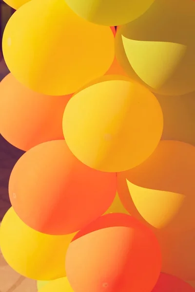 色彩艳丽的气球装饰 注意浅浅的田野深度 — 图库照片
