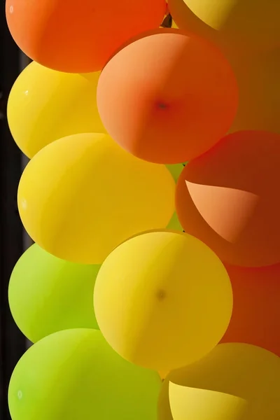 Decoratie Van Kleurrijke Ballonnen Noot Ondiepe Diepte Van Het Veld — Stockfoto