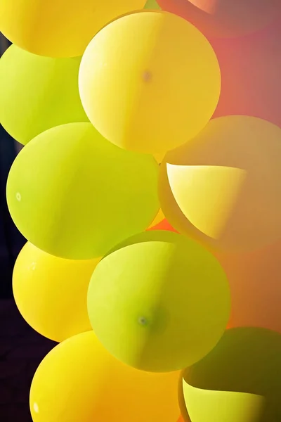 Decoratie Van Kleurrijke Ballonnen Noot Ondiepe Diepte Van Het Veld — Stockfoto