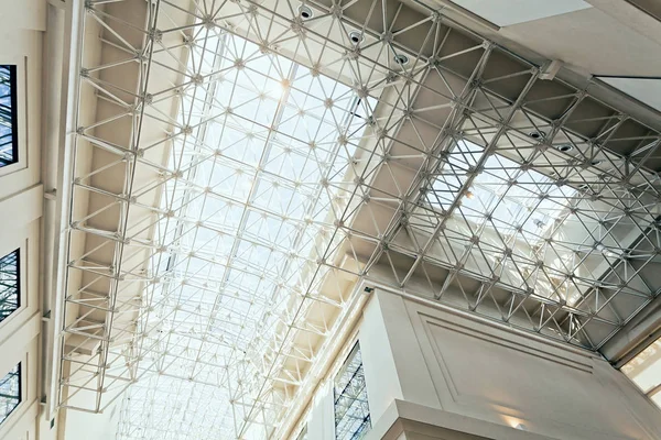 Ασυνήθιστη Οροφή Στο Εμπορικό Κέντρο Σημειώστε Ρηχό Βάθος Πεδίου — Φωτογραφία Αρχείου
