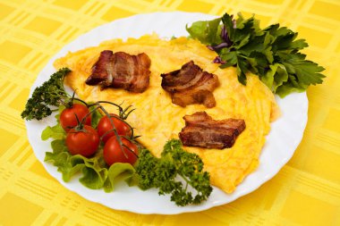 Omlet pastırma ve sebze ile