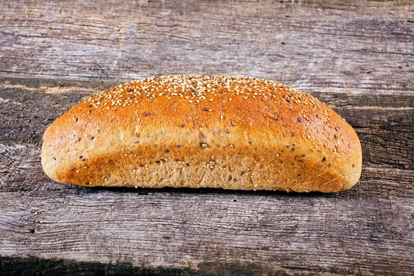 Хлеб Семенами Деревянном Фоне — стоковое фото