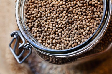 decoration with edible grains