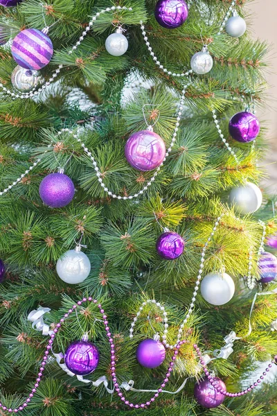 Decoração Roxa Árvore Natal Observe Profundidade Rasa Campo — Fotografia de Stock