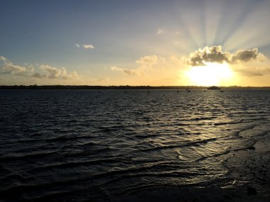 Güneş denizde ayarlama